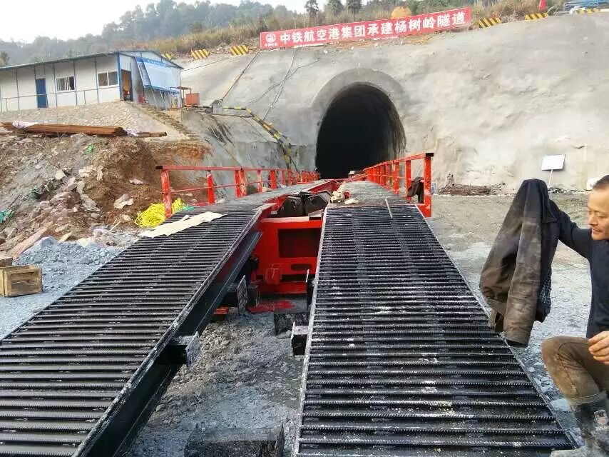 中铁航空港杨树岭隧道.jpg