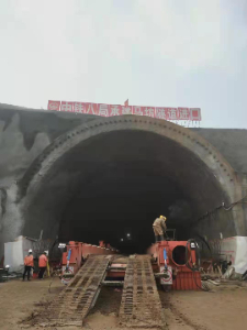 中铁八局承建西延铁路马坊隧道进口